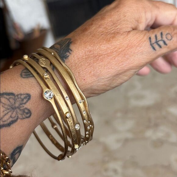 Lia Sophia Bangles Set - 5 Brushed Gold-tone & Crystals Bracelets - Picture 2 of 10